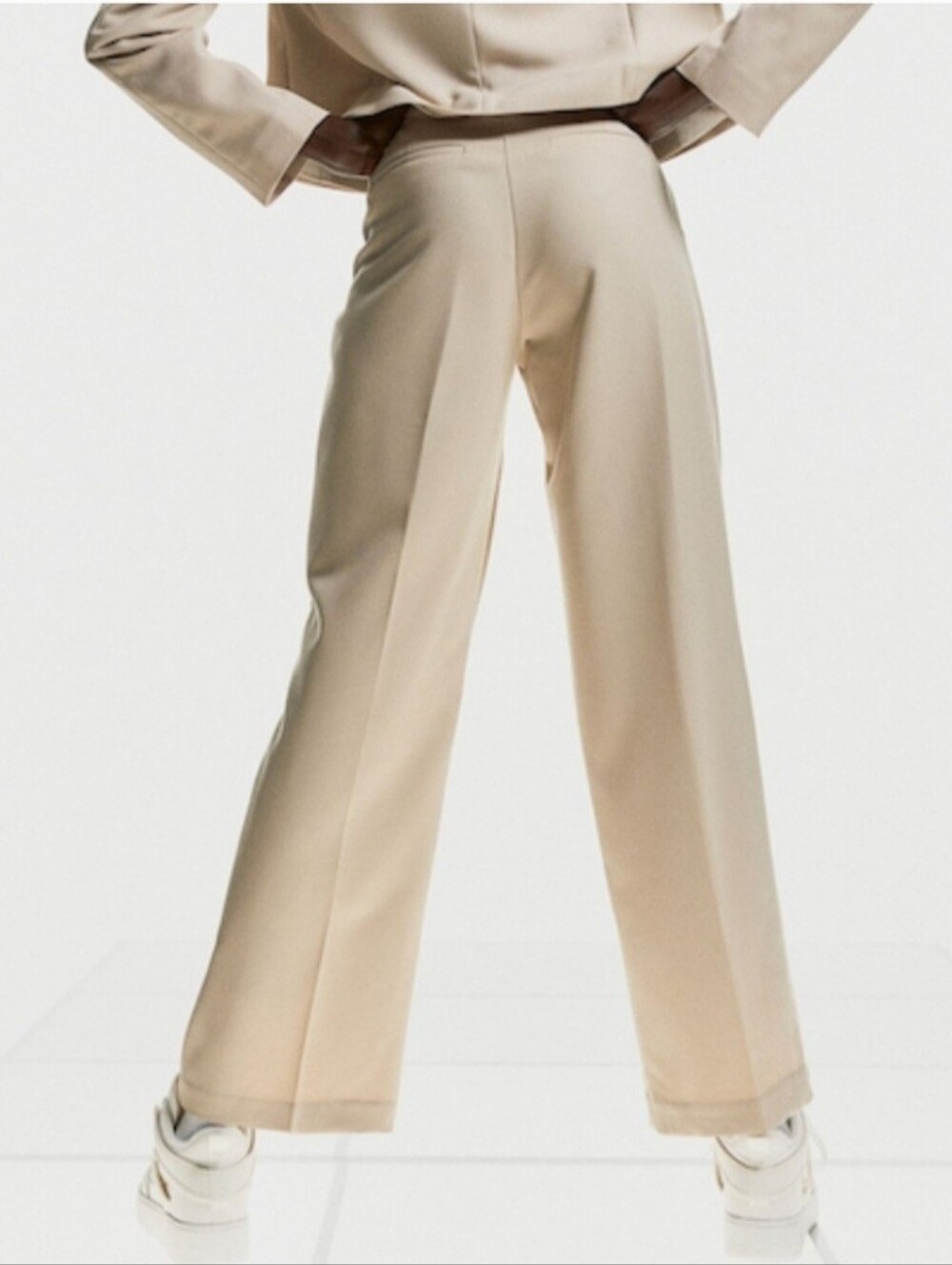 H&M Women's Cream Wide-Leg Pleated Front Trouser Pants Size 4 Business Casual - Picture 3 of 13